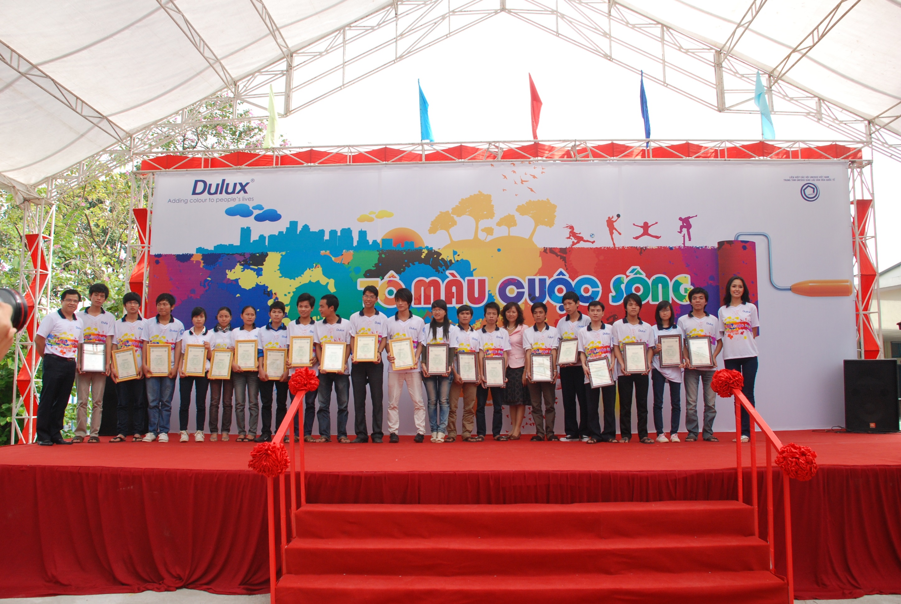 Give certificate for the first painter for life training course