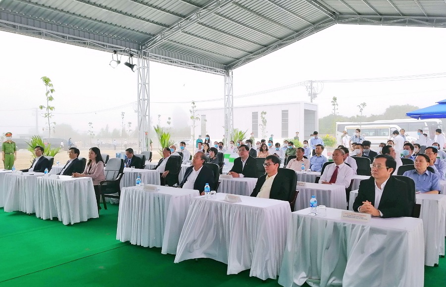 A ceremony staged in the heart of the farm.